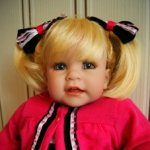 Кукла Адора