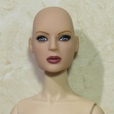 Кукла Fashion doll художника Doris Mixon из серии Fashion Boulevard. Кукла Fashion doll художника Doris Mixon из серии Fashion Boulevard.