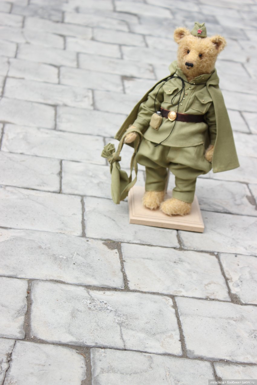 Лишь с улыбкою грустной и ясной поглядите им пристально вслед (фото 3)