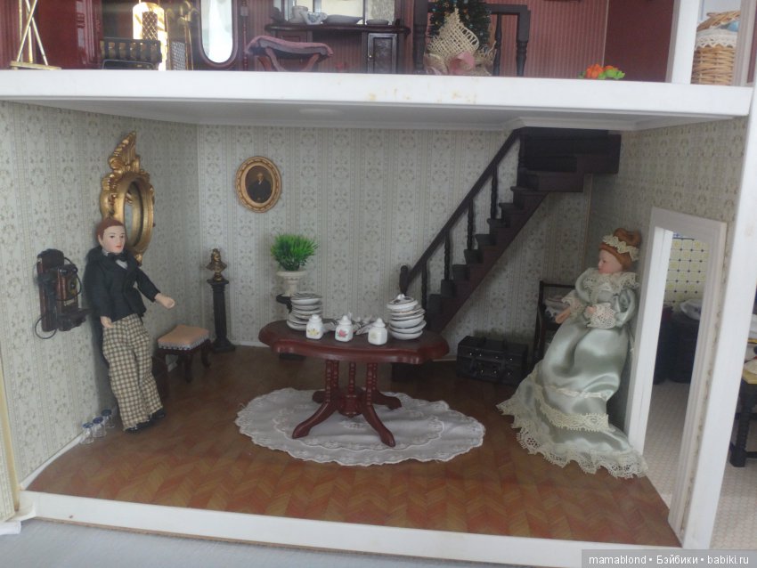 Выставка " Лабиринты кукольной жизни"