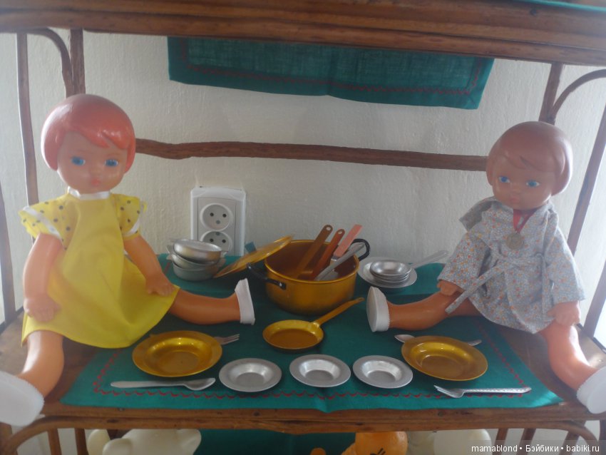 Выставка " Лабиринты кукольной жизни"