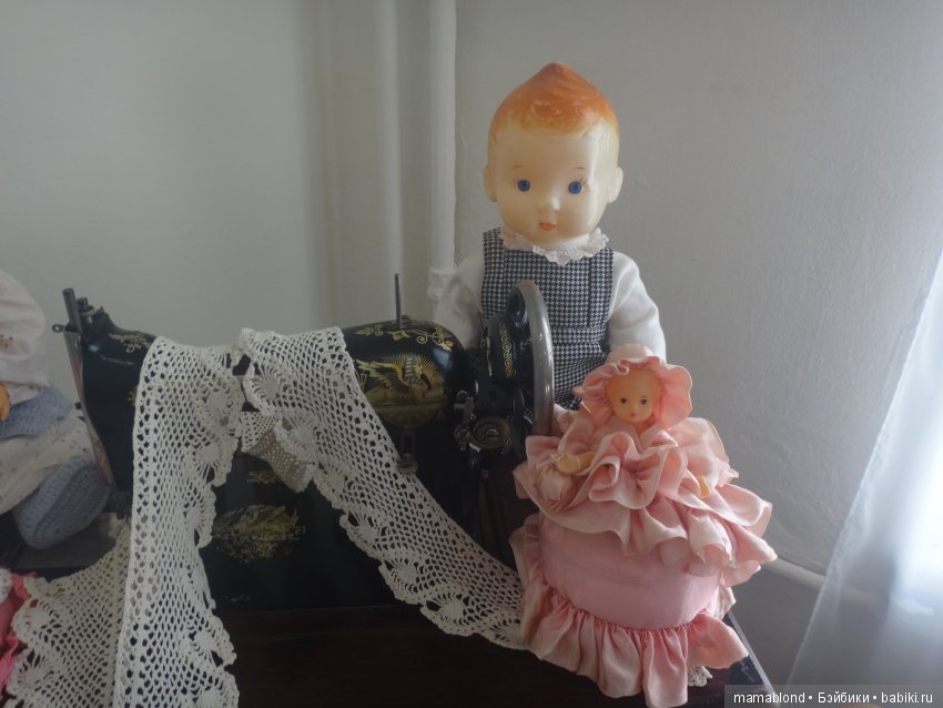 Выставка " Лабиринты кукольной жизни"