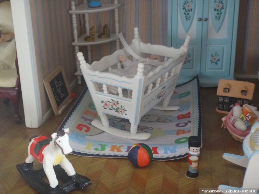 Выставка " Лабиринты кукольной жизни"