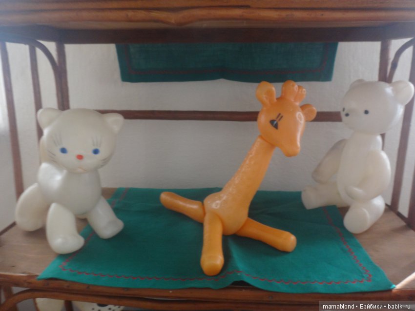 Выставка " Лабиринты кукольной жизни"