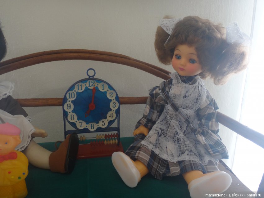 Выставка " Лабиринты кукольной жизни"