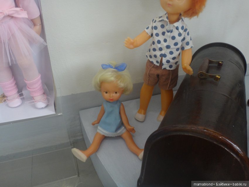 Выставка " Лабиринты кукольной жизни"