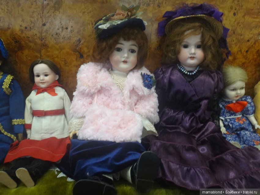 Выставка " Лабиринты кукольной жизни"