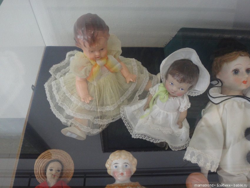 Выставка " Лабиринты кукольной жизни"