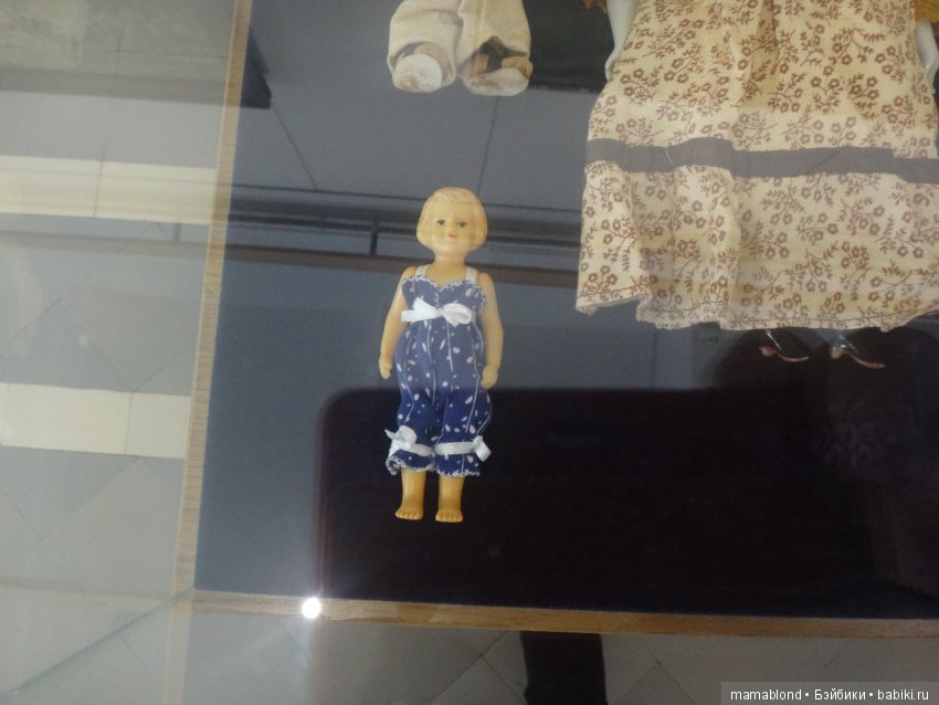 Выставка " Лабиринты кукольной жизни"