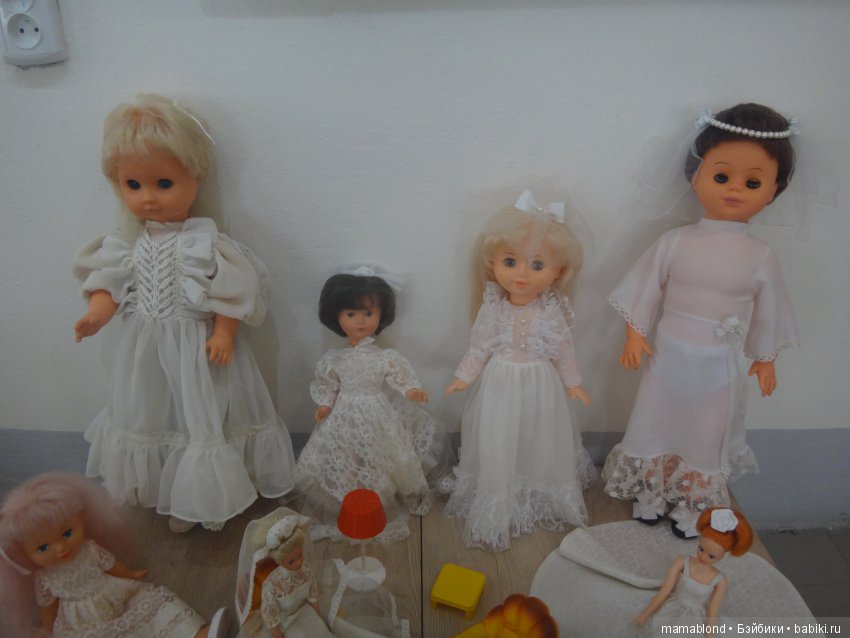 Выставка " Лабиринты кукольной жизни"