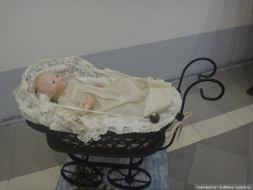 Выставка " Лабиринты кукольной жизни"