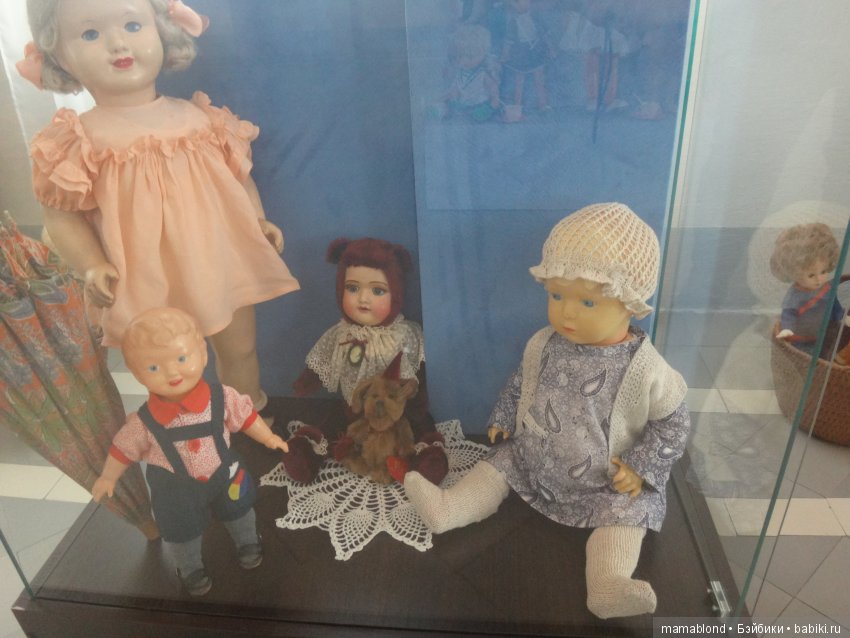 Выставка " Лабиринты кукольной жизни"