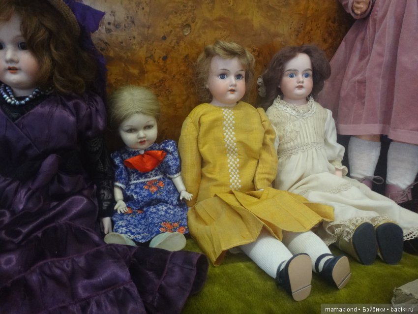 Выставка " Лабиринты кукольной жизни"