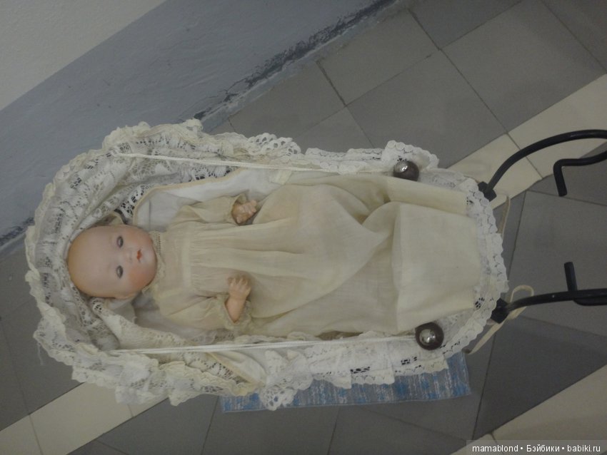 Выставка " Лабиринты кукольной жизни"