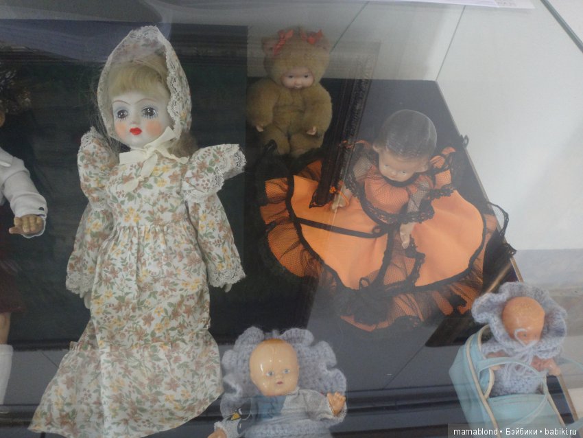 Выставка " Лабиринты кукольной жизни"