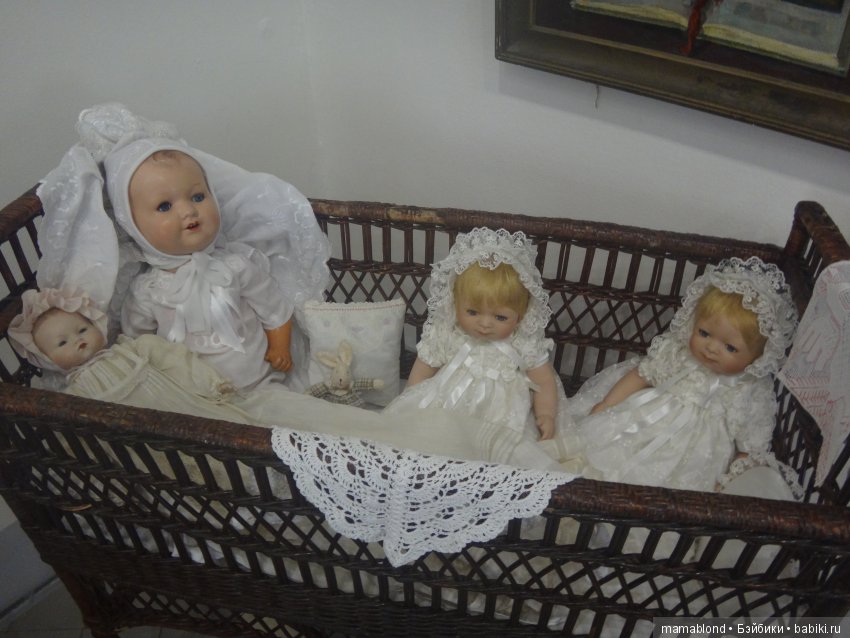 Выставка " Лабиринты кукольной жизни"