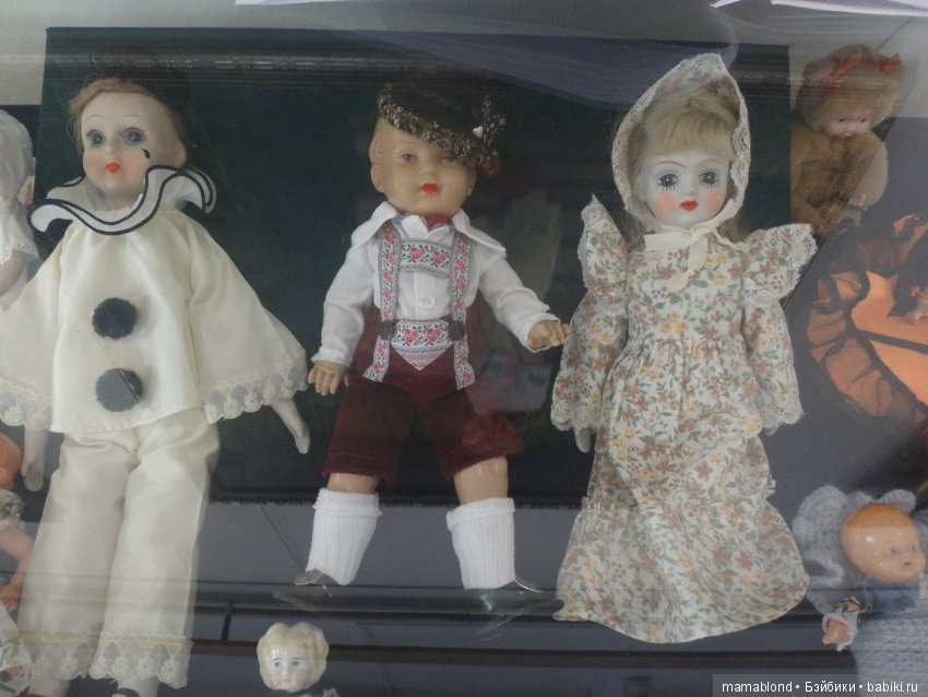 Выставка " Лабиринты кукольной жизни"