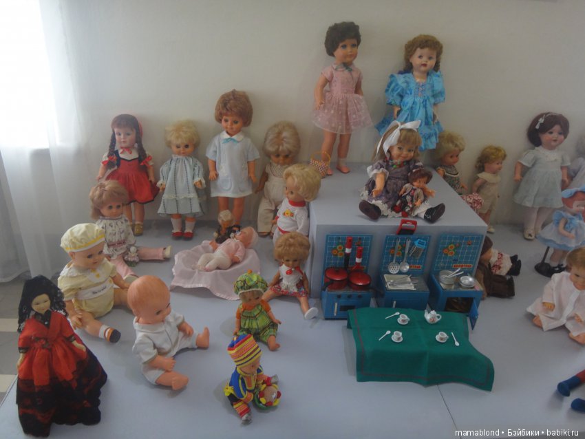 Выставка " Лабиринты кукольной жизни"