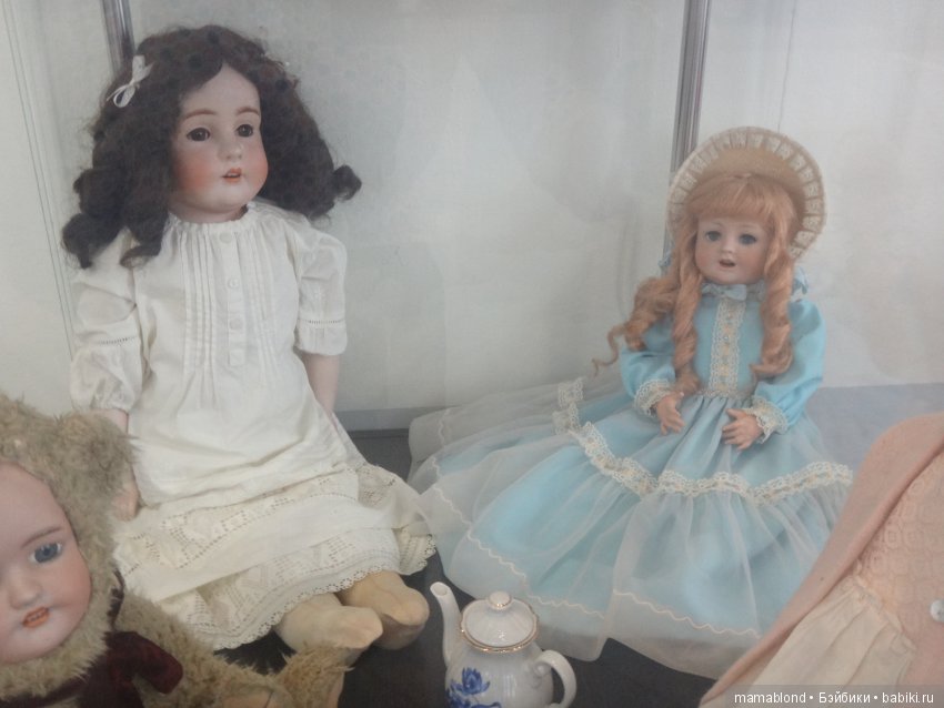 Выставка " Лабиринты кукольной жизни"