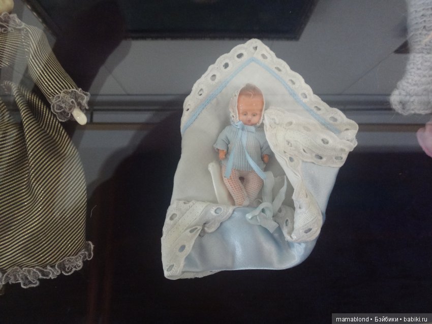 Выставка " Лабиринты кукольной жизни"