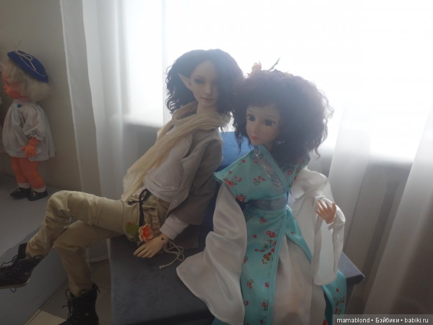 Выставка " Лабиринты кукольной жизни"
