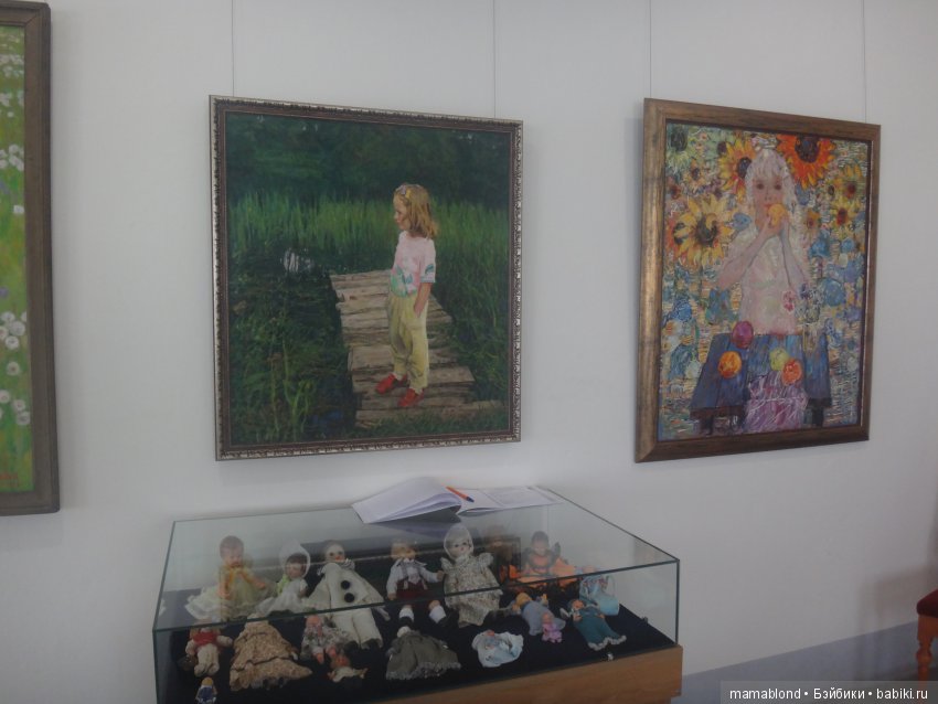 Выставка " Лабиринты кукольной жизни"