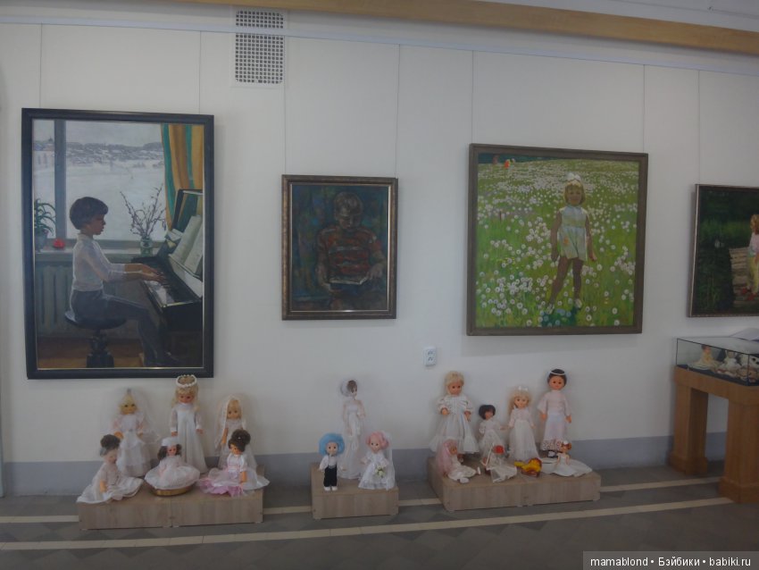 Выставка " Лабиринты кукольной жизни"