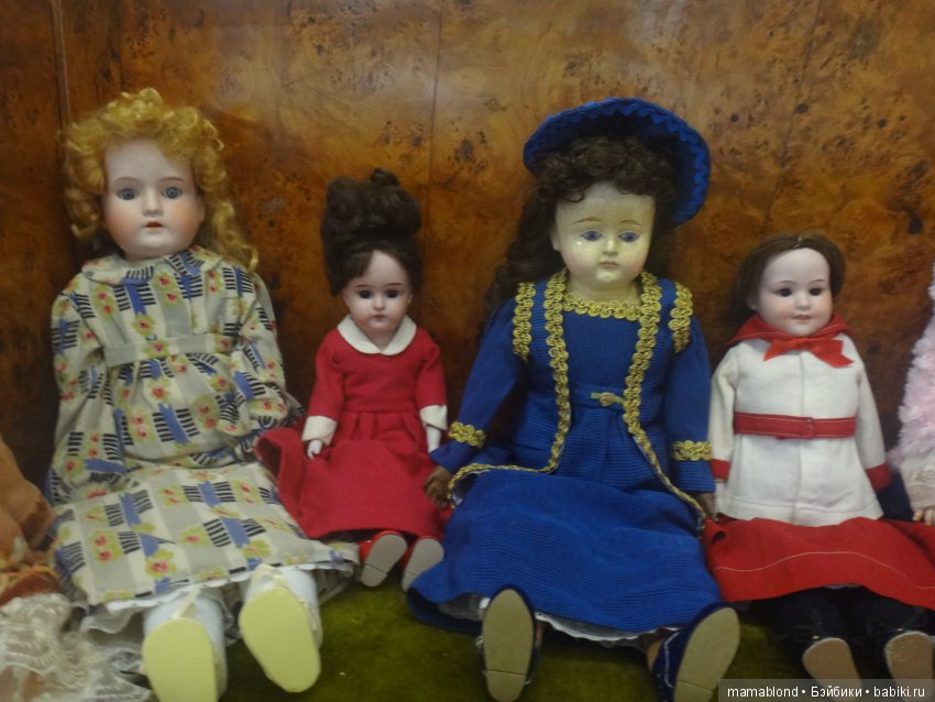 Выставка " Лабиринты кукольной жизни"