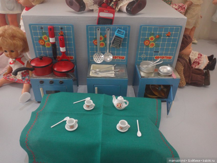 Выставка " Лабиринты кукольной жизни"