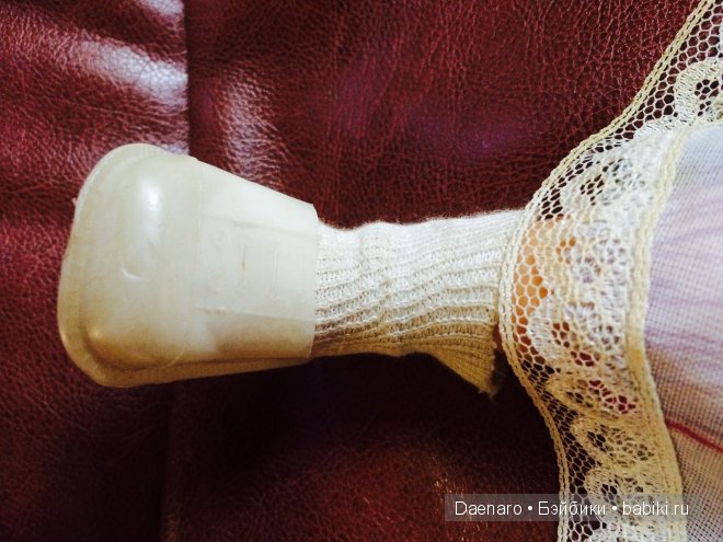 Ботиночек с квадратным носком и носочек на ножке Марины