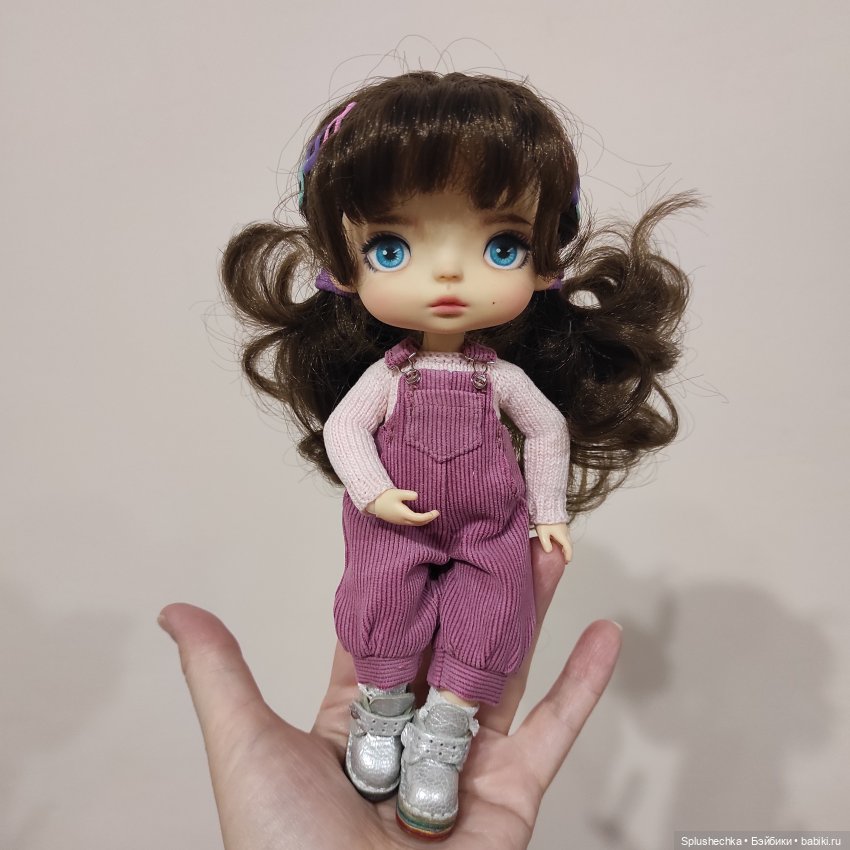 Малышка теперь Полинка