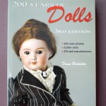 Каталог по антикварным куклам "200 Years of Dolls"