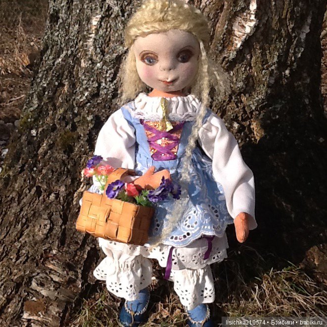Весенняя текстильная куколка Виктория. Автор и исполнитель Федорова Надежда
