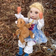 Весенняя текстильная куколка Виктория. Автор и исполнитель Федорова Надежда