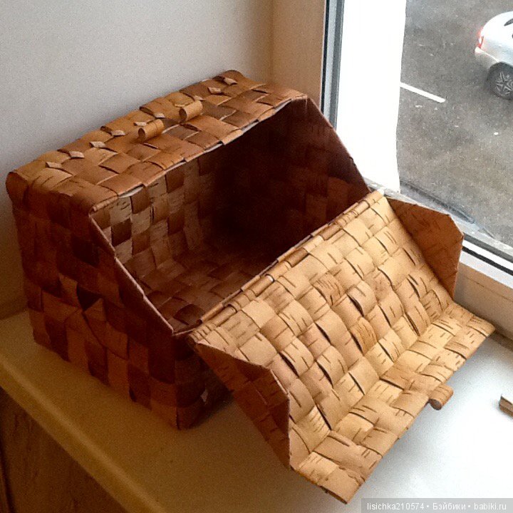 Просто приходил Серёжка... а я опять плела немножко. Плетение из бересты