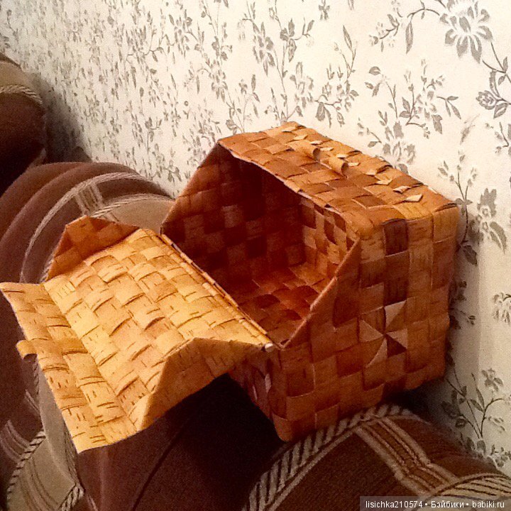 Просто приходил Серёжка... а я опять плела немножко. Плетение из бересты