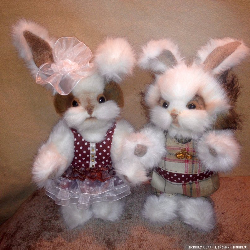 Зайчики Лапочка и Лапуся. Игрушки Федоровой Надежды (фото 3)