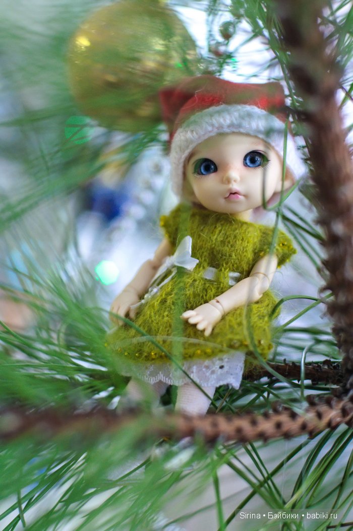 Варя на елке