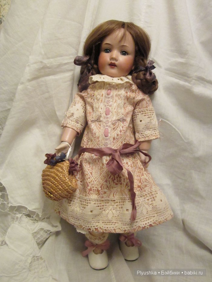 Новое платье для Гуси. Крем - карамель. Armand Marseille 390