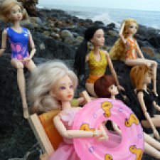 Мои куклы на море. Часть 2. Банда 1:6. Куклы Момоко, Джейки, Харука и Барбийожка