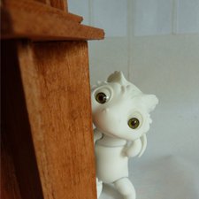 Концептуальный стул 1/4 и Снежок в качестве бонуса