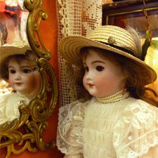 Лица из прошлого. Антикварные куклы на XIII Международном Салоне Кукол