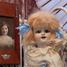 Антикварные куклы и реплики на выставке «Искусство куклы» в Гостином