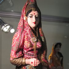 Выставка кукол "Волшебный мир образов и фантазий"