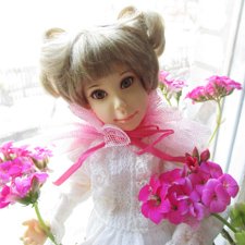 Девочка и цветы