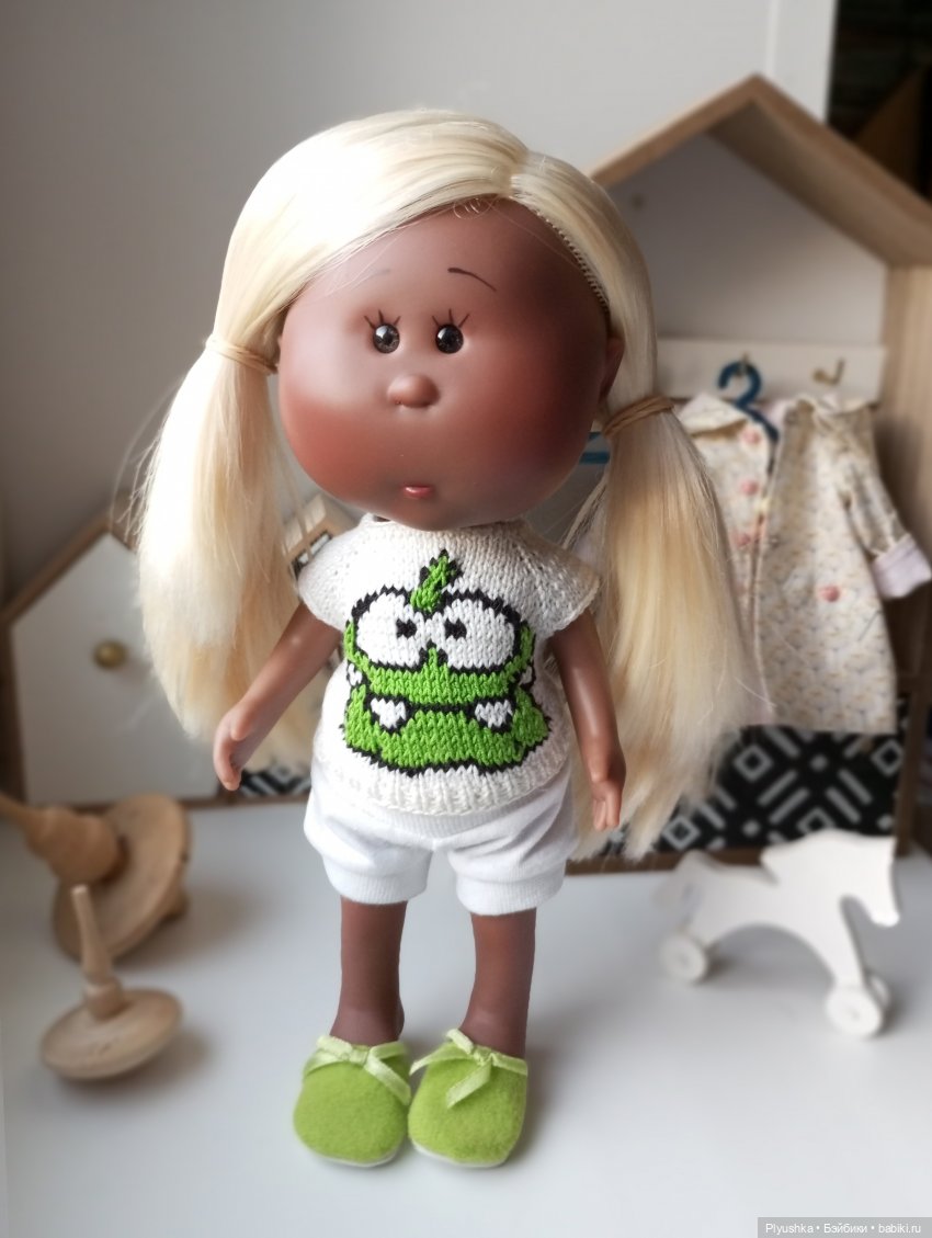 Булка мелкая шоколадная — Куклы Nines d'Onil (Нинес): Миа (Mia) (фото 2)