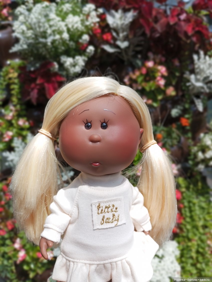 Уля в океанариуме — Куклы Nines d'Onil (Нинес): Миа (Mia) (фото 2)