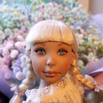 Девочки и букеты