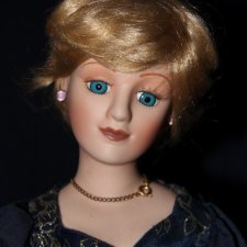 Фарфоровая кукла принцесса Диана