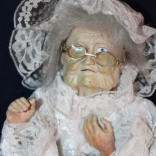 Фарфоровая кукла бабушка